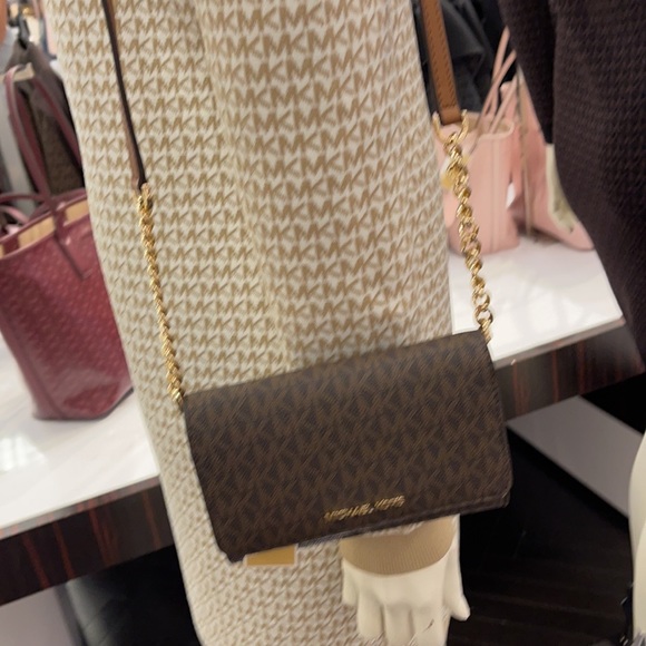 MICHAEL KORS Jet Set Travel Medium Phone Xbody Bag - Picture 13 of 16